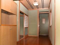 丹原GH　玄関入ってすぐ